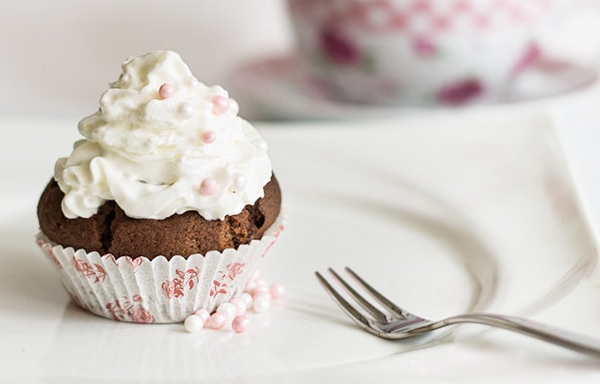 Leckere, saftige Schokomuffins mit Sahnehäubchen - Lifestyle Blog ...