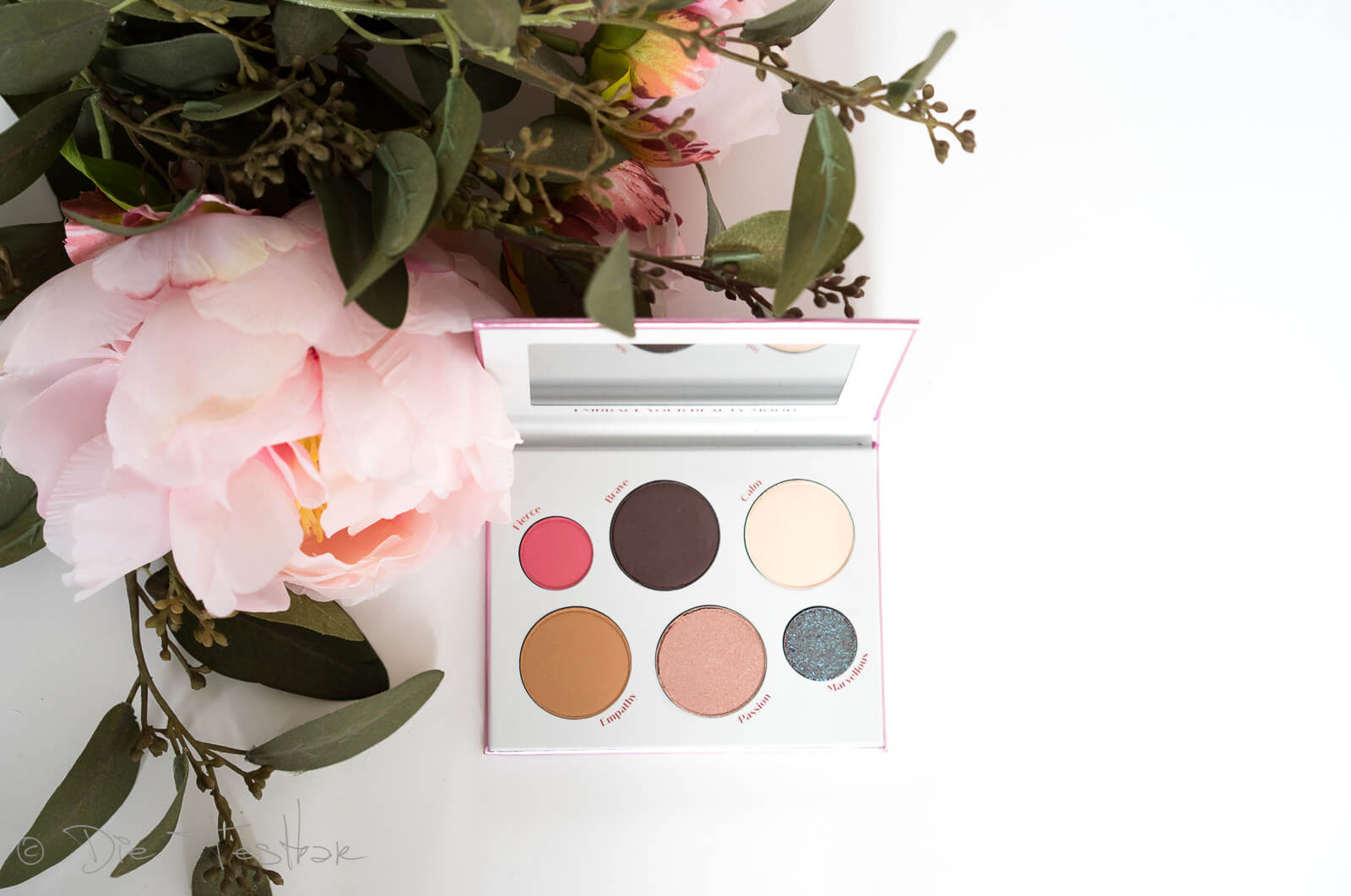 Eyeshadow-Palette Euphoria Shades