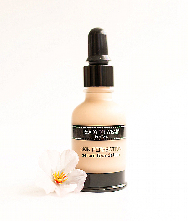 Ready To Wear "Skin Perfection Serum Foundation" in der Farbe Light