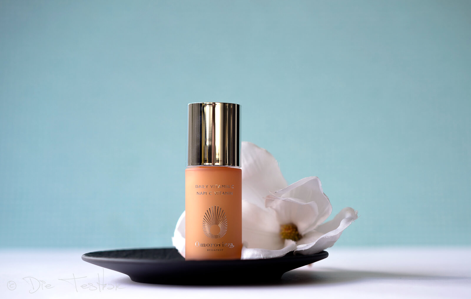 Daily Vitamin C - Aufhellendes Tagespflege-Serum von Omorovicza