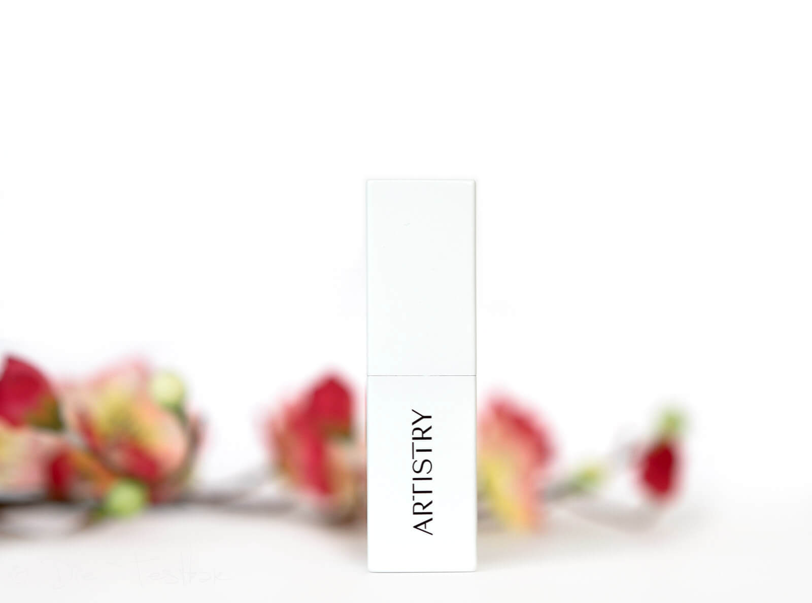Review - Artistry Future Glow Serum Foundation und Go Vibrant Eye Collection 39