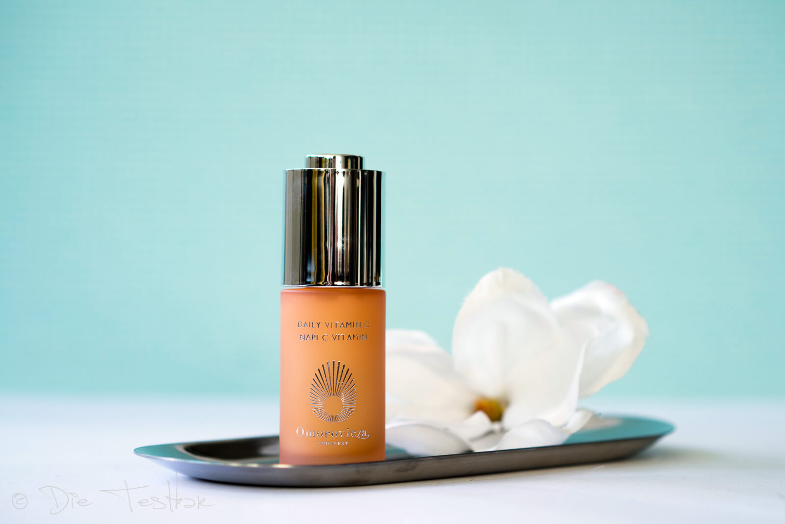 Daily Vitamin C - Aufhellendes Tagespflege-Serum von Omorovicza