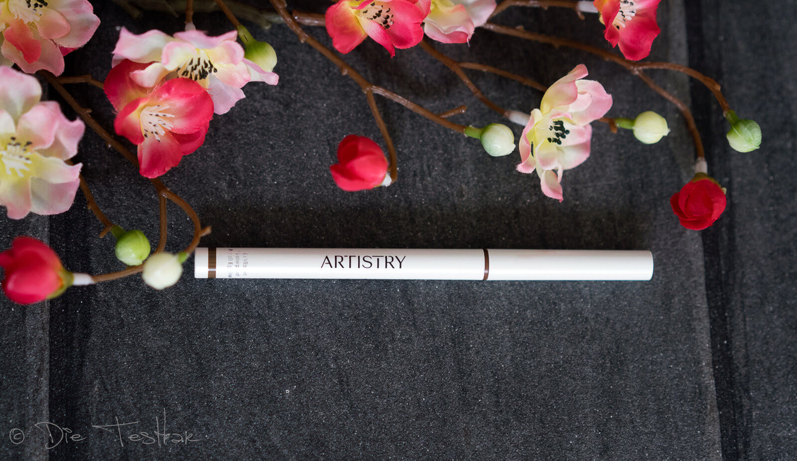 Review - Artistry Future Glow Serum Foundation und Go Vibrant Eye Collection 10