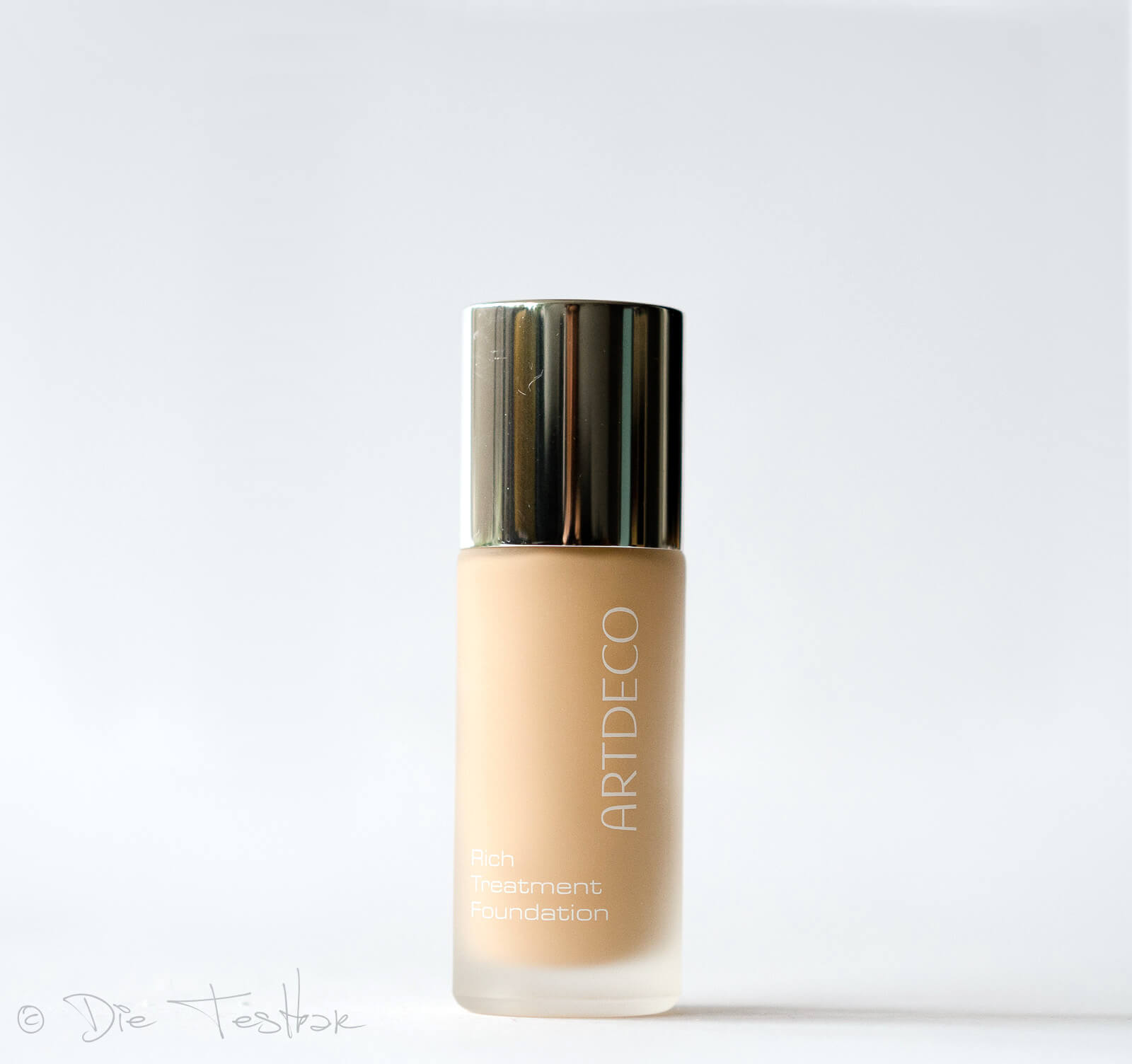 RICH TREATMENT FOUNDATION von Artdeco