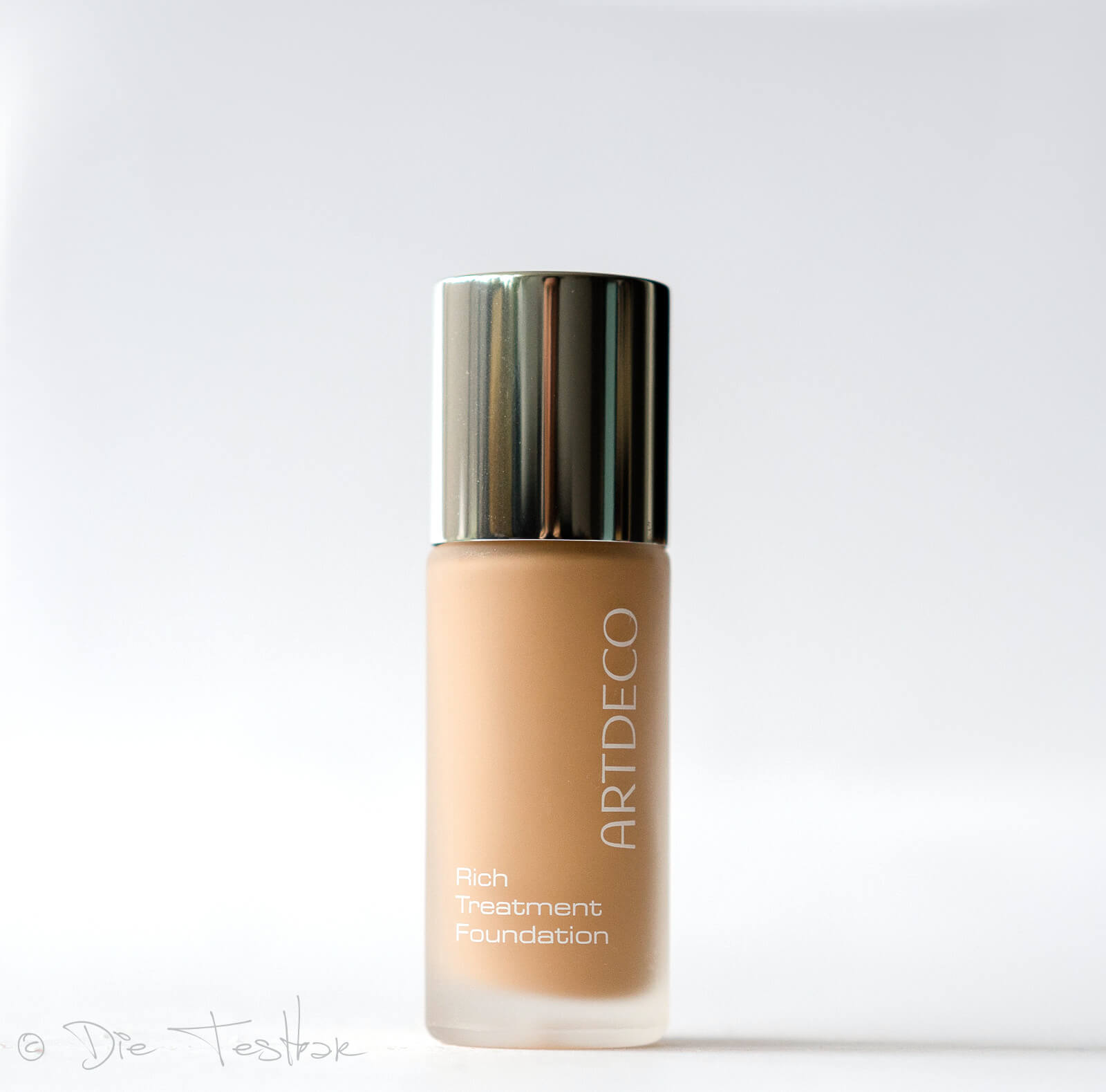 RICH TREATMENT FOUNDATION von Artdeco