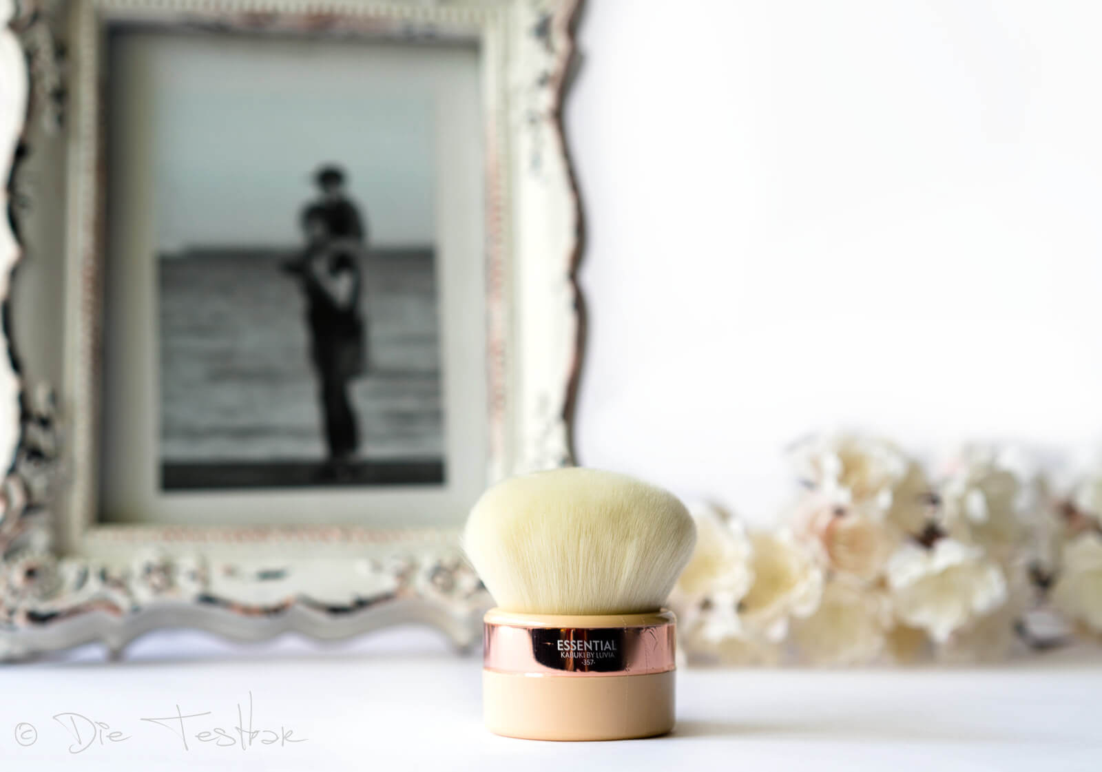 Luvia - Luxury Vegan Beauty - Kosmetische Pinsel und Schwämme - Pinselseife - Lidschatten-Paletten 53
