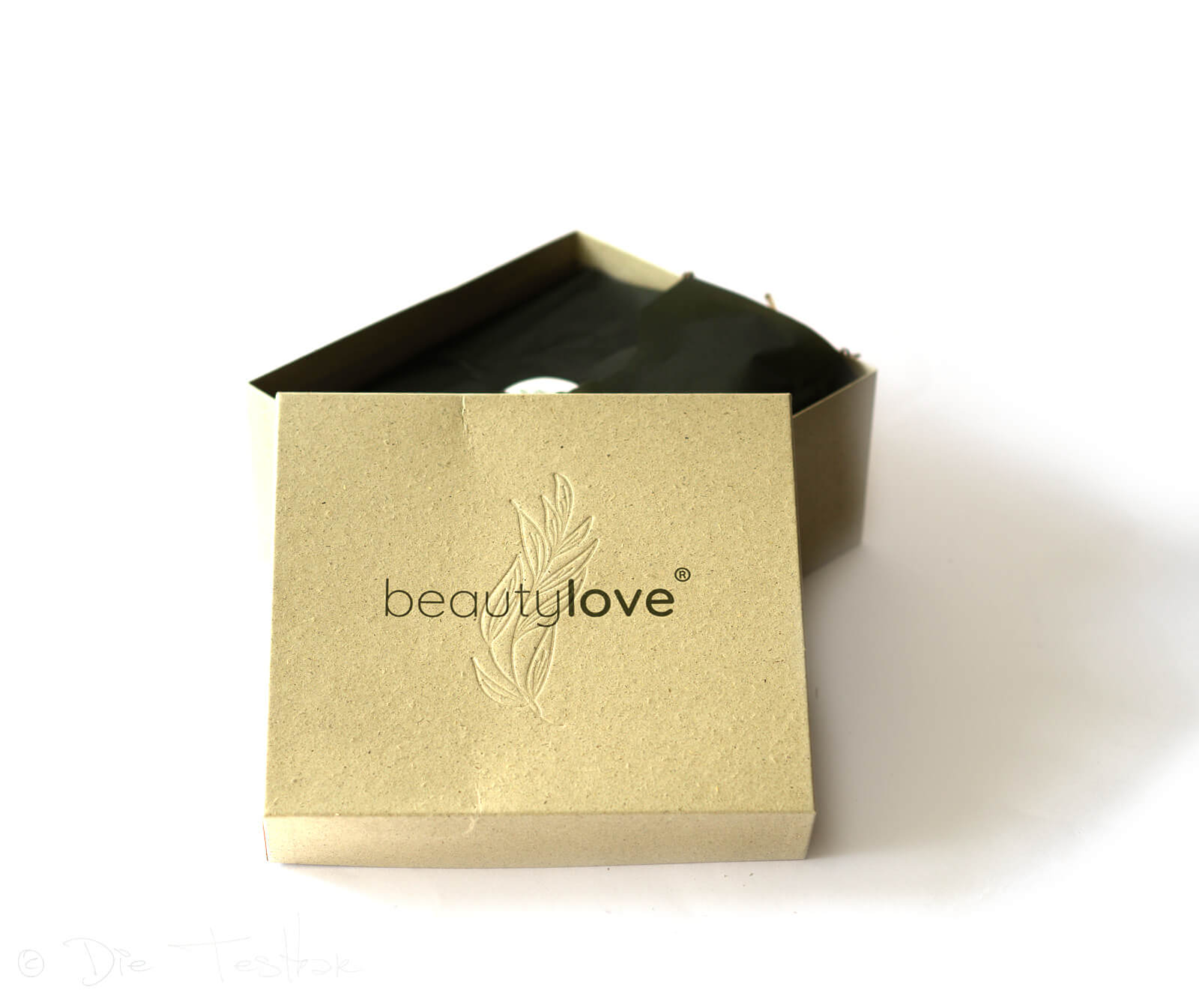 beautylove – The Natural Box im September 2021 – Shaman Wood