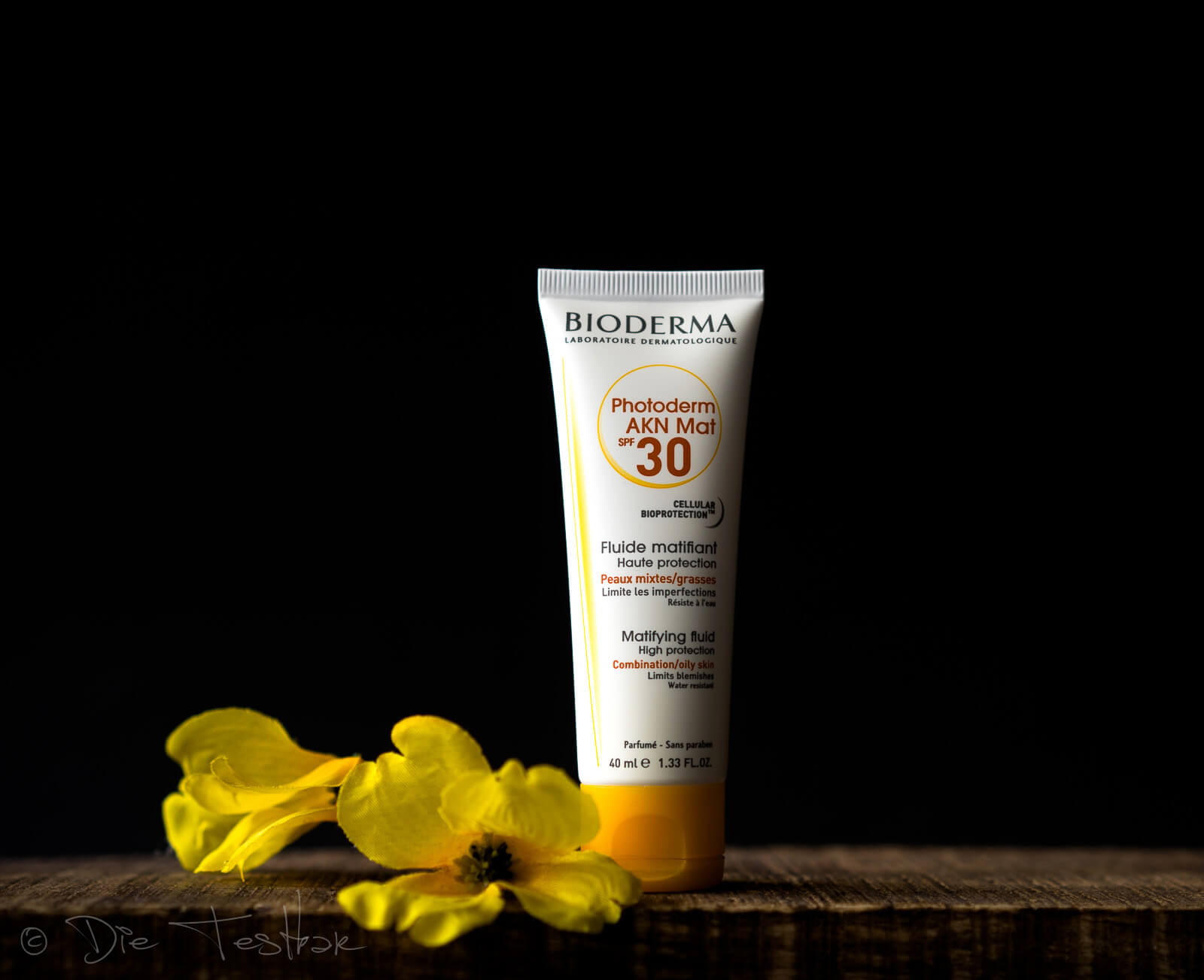 Photoderm AKN Mat - Mattierendes Sonnenfluid bei Unreinheiten SPF 30 von Bioderma