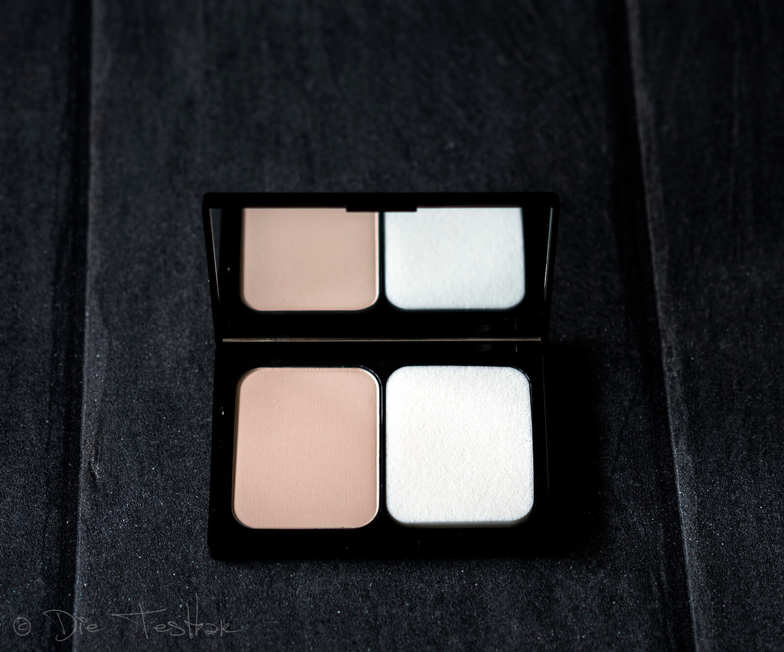 WILD ROSE Brightening Second Skin Powder