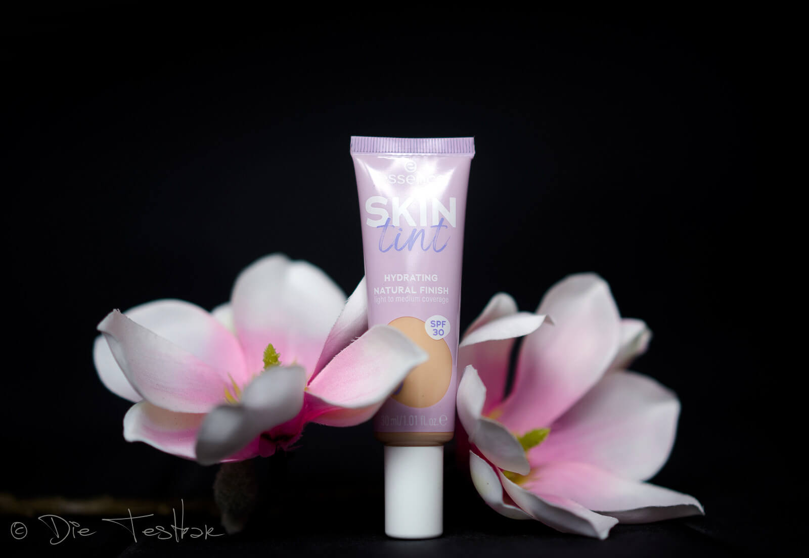 Review - Essence Foundation - Skin Tint Hydrating Natural Finish LSF 30 im Test 7