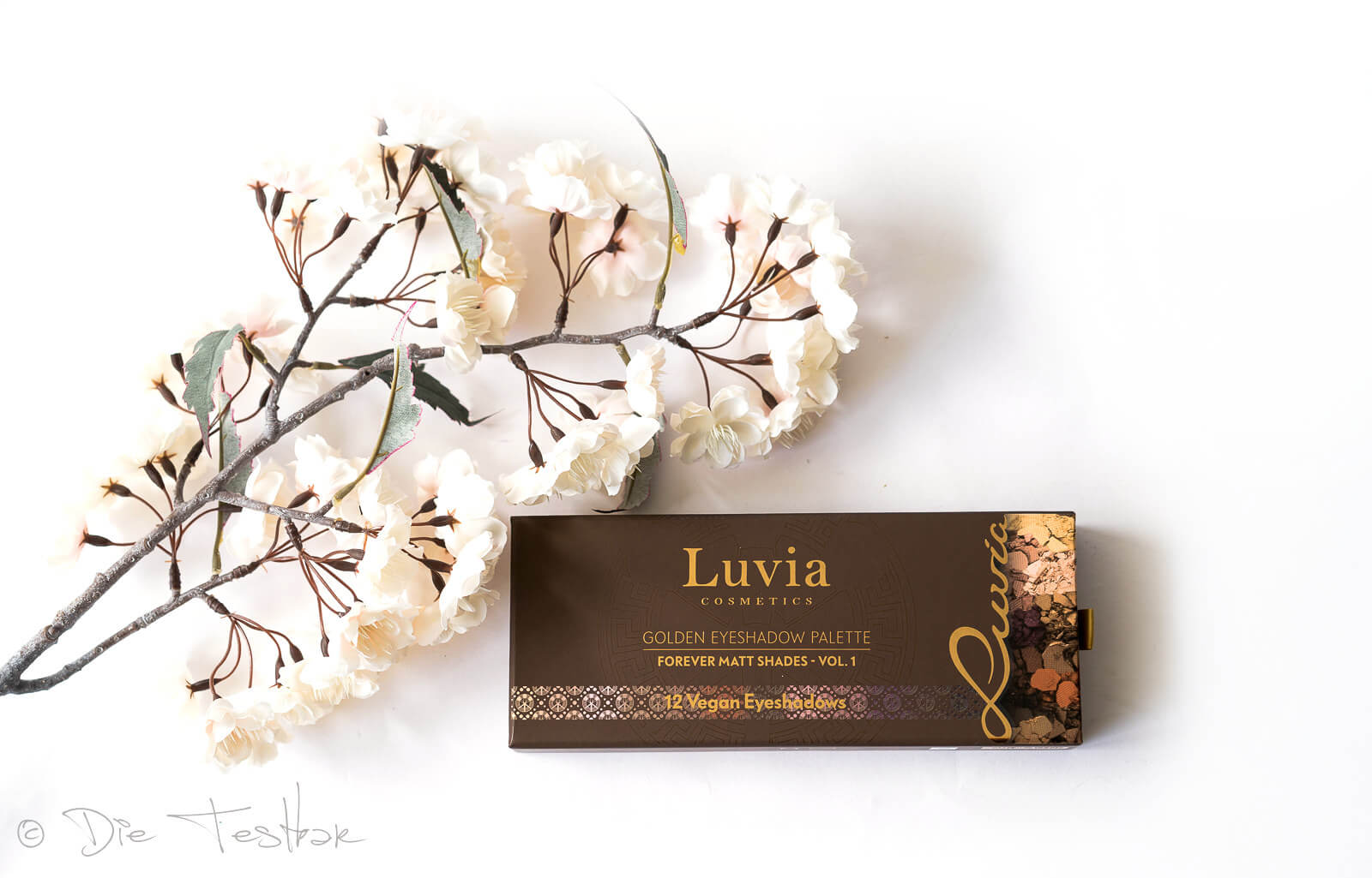 Luvia - Luxury Vegan Beauty - Kosmetische Pinsel und Schwämme - Pinselseife - Lidschatten-Paletten 82