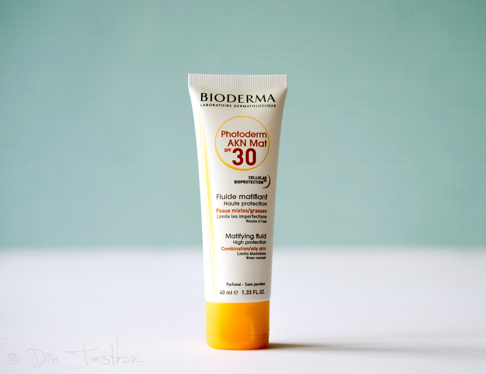 Photoderm AKN Mat - Mattierendes Sonnenfluid bei Unreinheiten SPF 30 von Bioderma