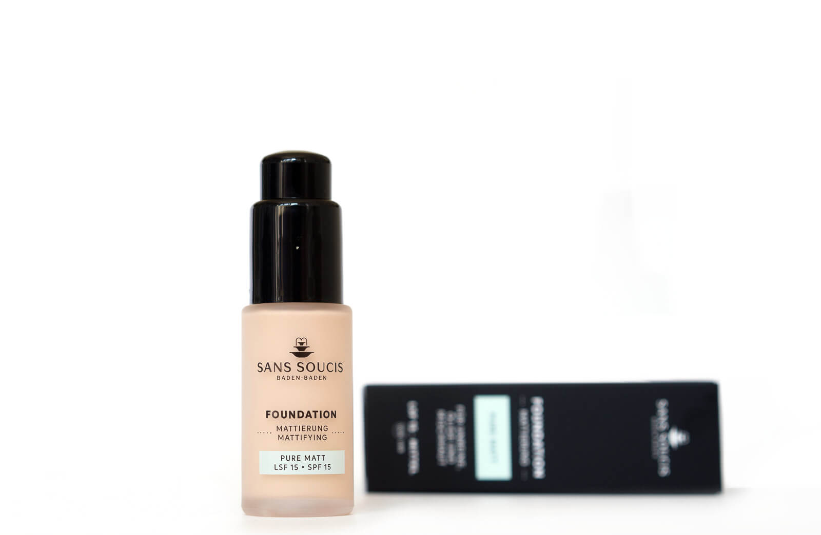 Review - SANS SOUCIS - Hybrid-Foundations - Multitalente - Color, Care und Lichtschutz 14