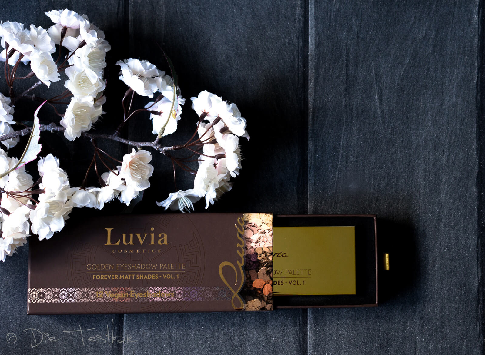 Luvia - Luxury Vegan Beauty - Kosmetische Pinsel und Schwämme - Pinselseife - Lidschatten-Paletten 96