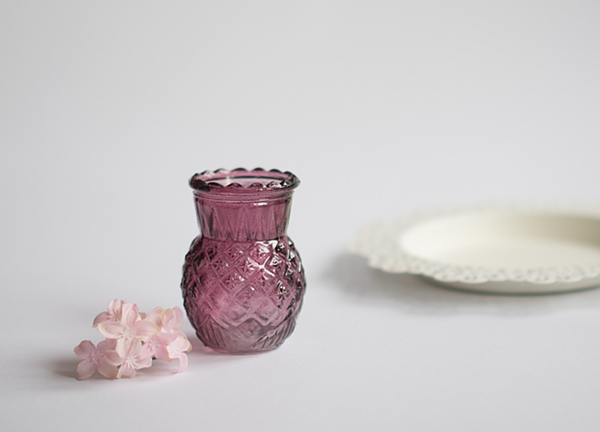 Deko zum kleinen Preis - Kleine rosafarbene Glasvase