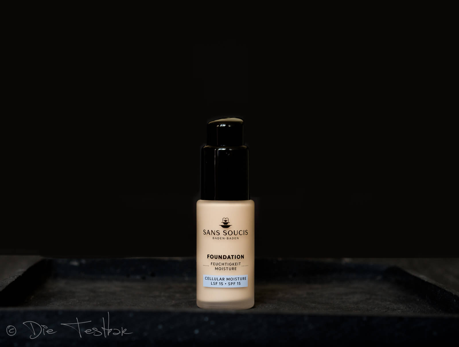Review - SANS SOUCIS - Hybrid-Foundations - Multitalente - Color, Care und Lichtschutz 7