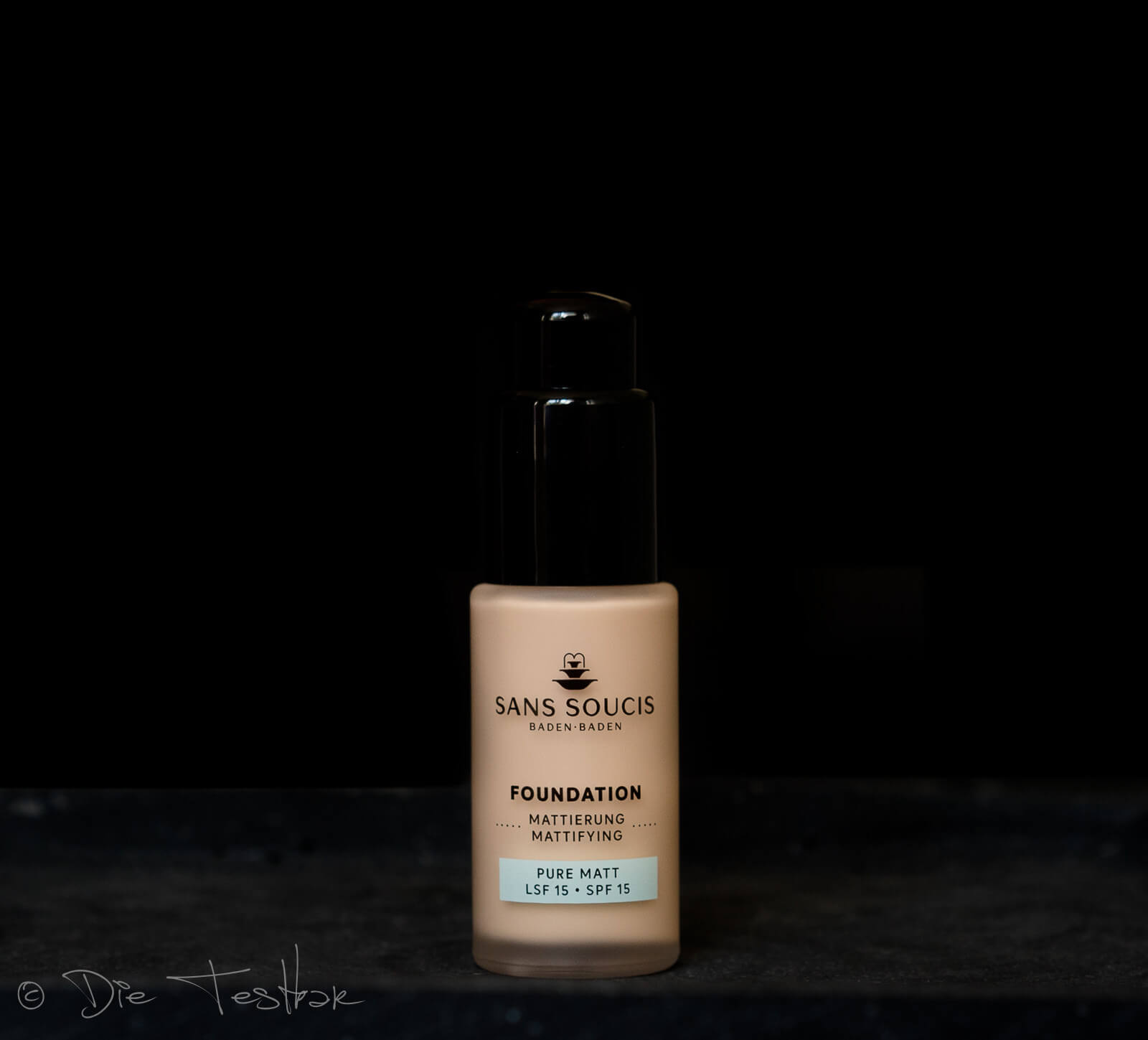 Review - SANS SOUCIS - Hybrid-Foundations - Multitalente - Color, Care und Lichtschutz 16
