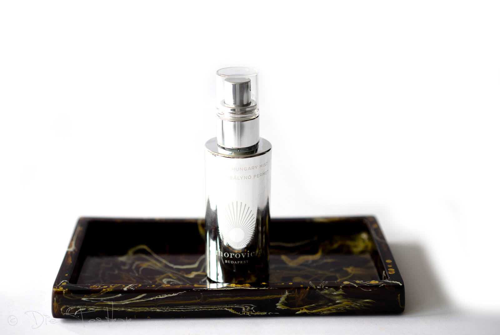 Feuchtigkeitsspendes Erfrischungsspray - Queen of Hungary - Mist Limited Edition von Omorovicza