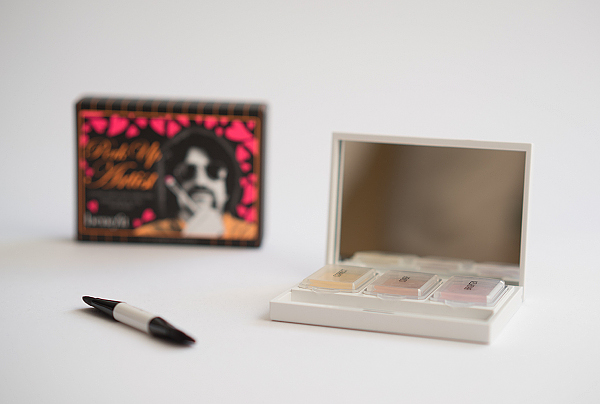 Dekorative Kosmetik und Duft von Benefit - perk up artist