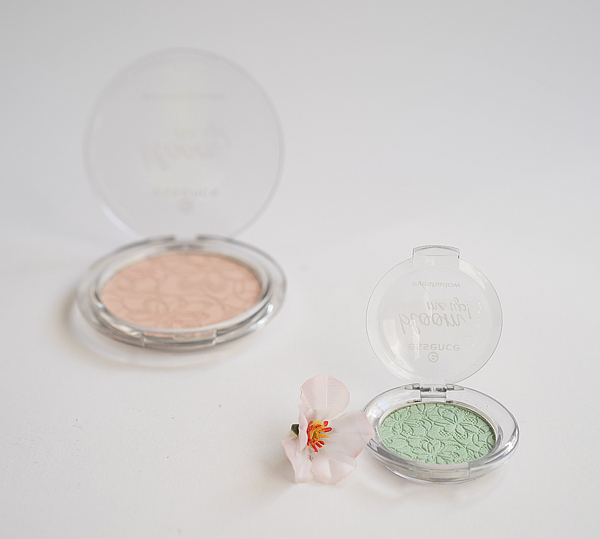 Essence - Bloom Me Up Limited Edition -   bloom me up! - mono eyeshadow