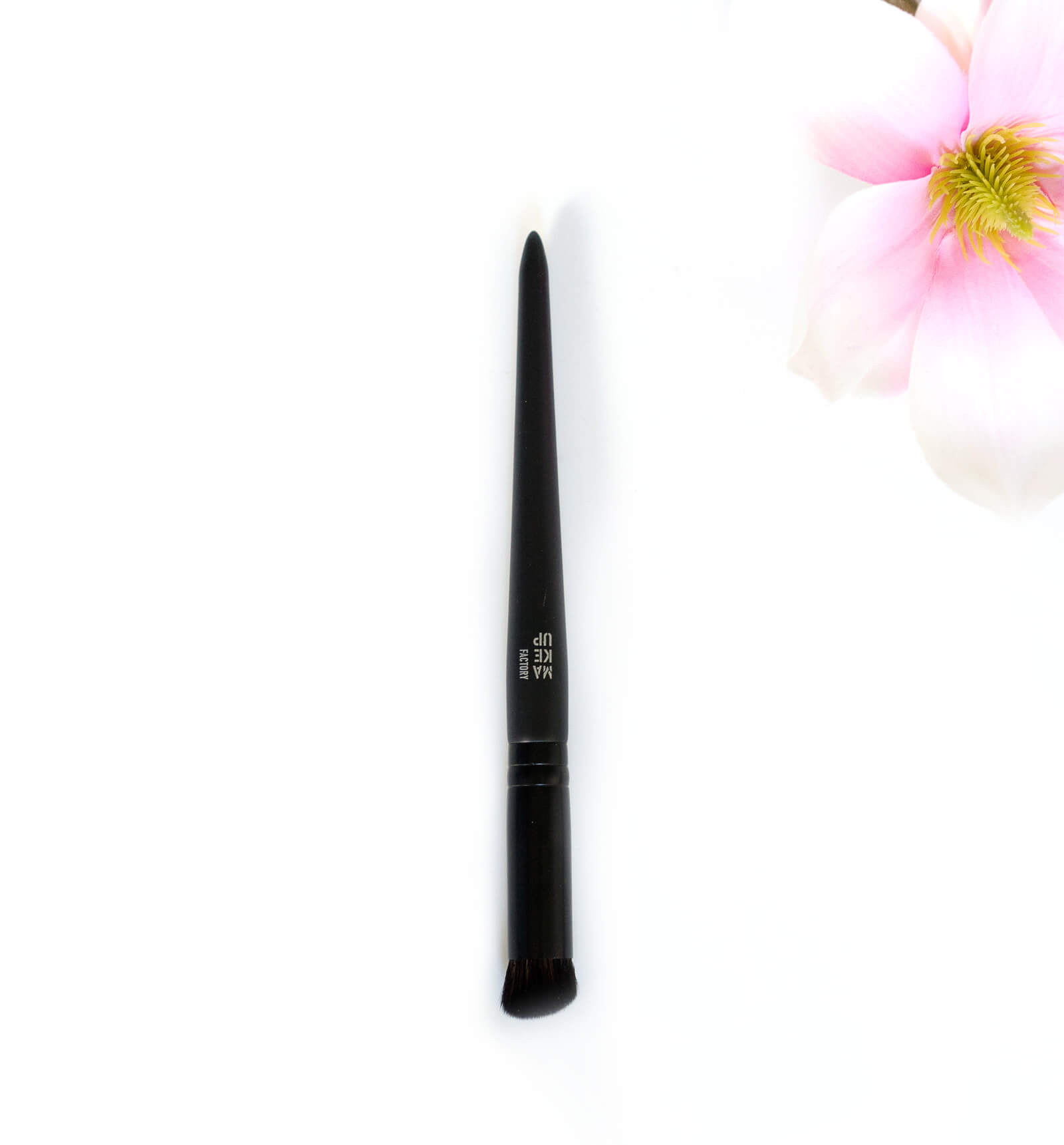Review - Ein wunderschönes Make-up zaubern mit den Produkten von Make up Factory 75