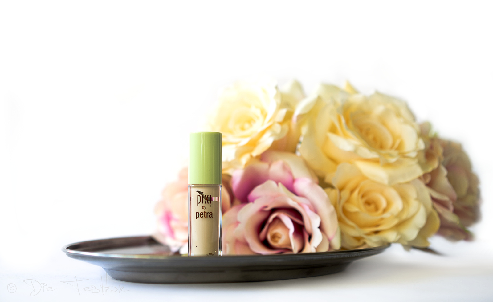 Pat Away Concealing Base Concealer