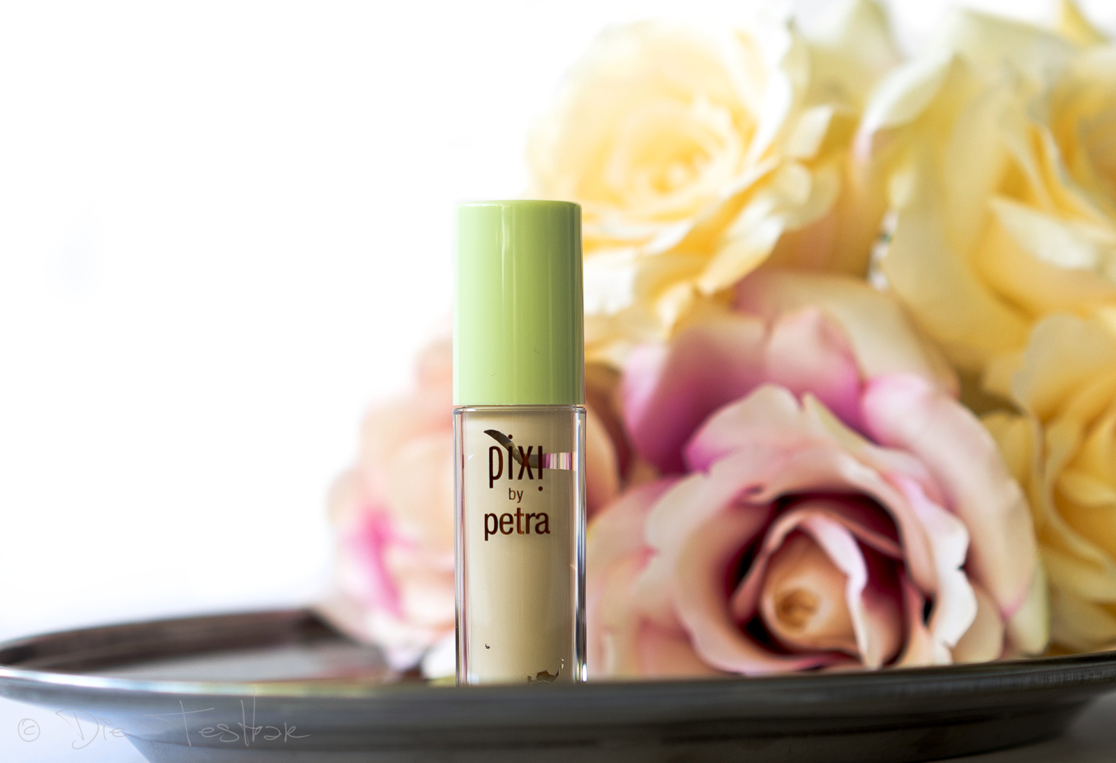 Pat Away Concealing Base Concealer