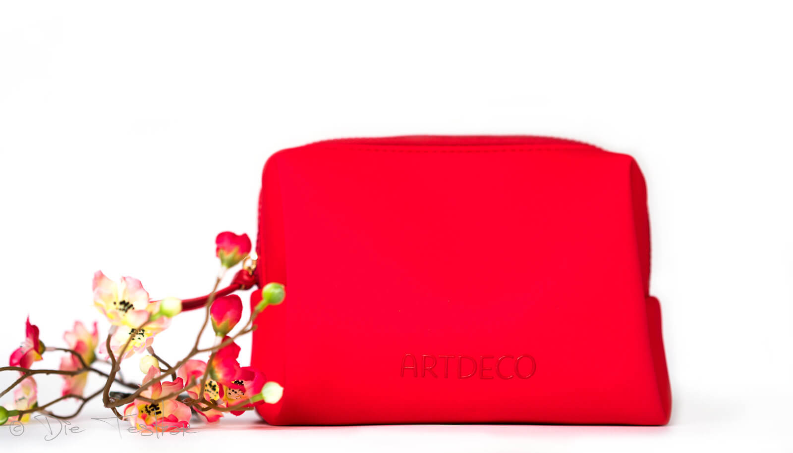 Sommerliche Leichtigkeit für unterwegs – Best of Summer-Kollektion – Beauty to go von Artdeco 3 Sommerliche Leichtigkeit für unterwegs – Best of Summer-Kollektion – Beauty to go von Artdeco 1