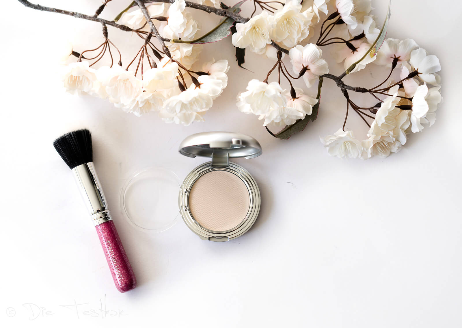 Für eine schöne Grundierung - Make-up Schwämme- Pinsel, Puder, Foundation und mehr von makeupcoach 9