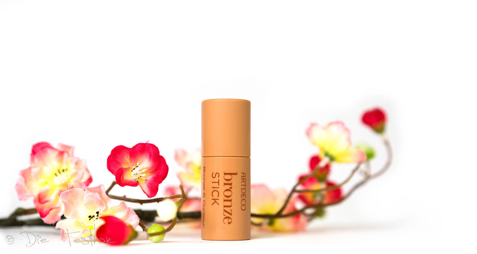 Sommerliche Leichtigkeit für unterwegs – Best of Summer-Kollektion – Beauty to go von Artdeco 40 <hr />