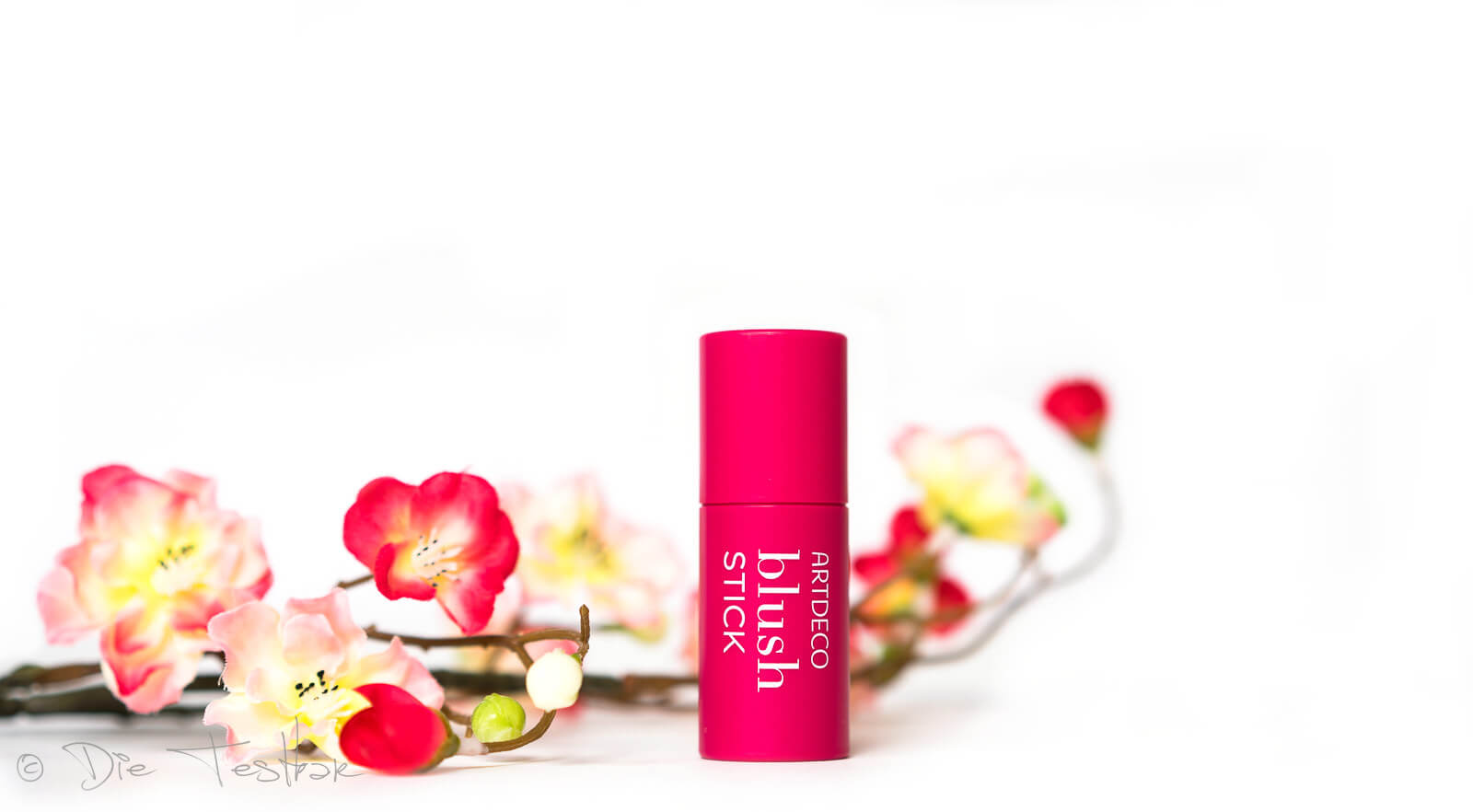 Sommerliche Leichtigkeit für unterwegs – Best of Summer-Kollektion – Beauty to go von Artdeco 38 <hr />