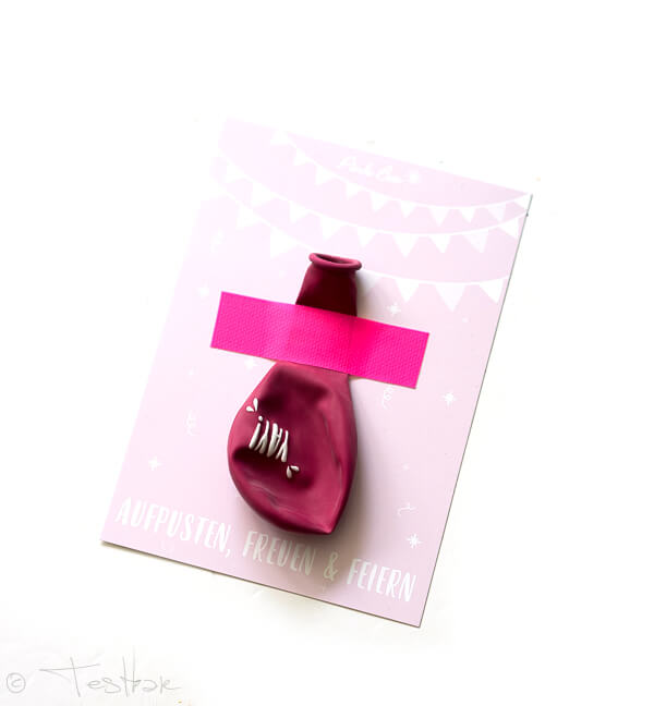 Pink Box - Geburtstagskalender + YAY!-Luftballon