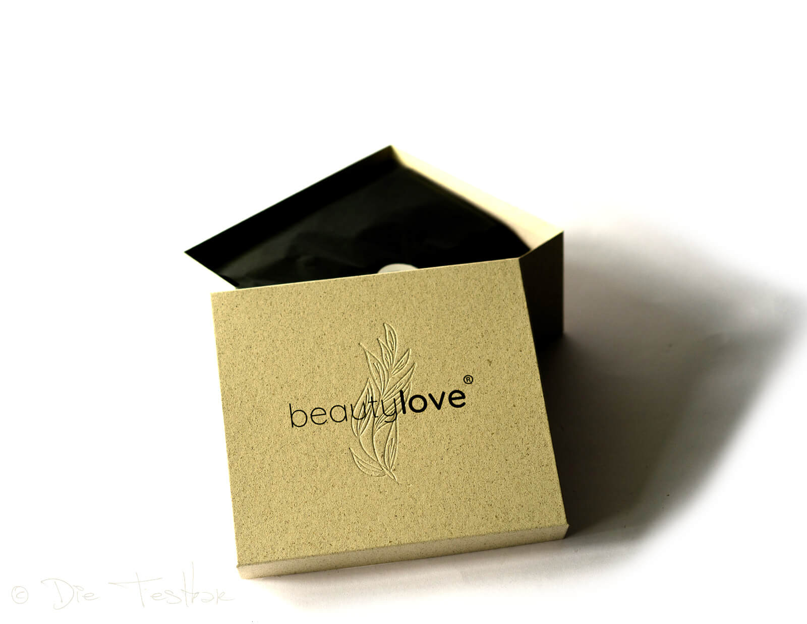 beautylove - The Natural Box im August 2020 - Powerful Rainforest 