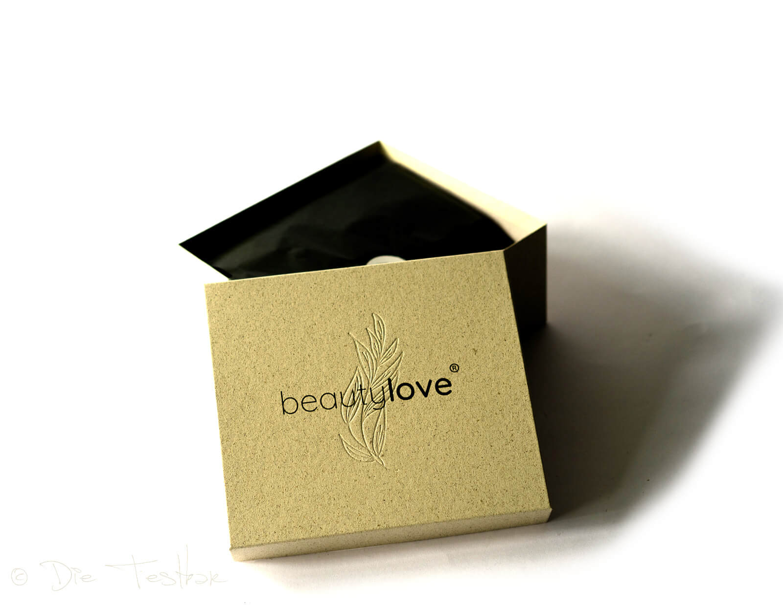 beautylove - The Natural Box im August 2020 - Powerful Rainforest