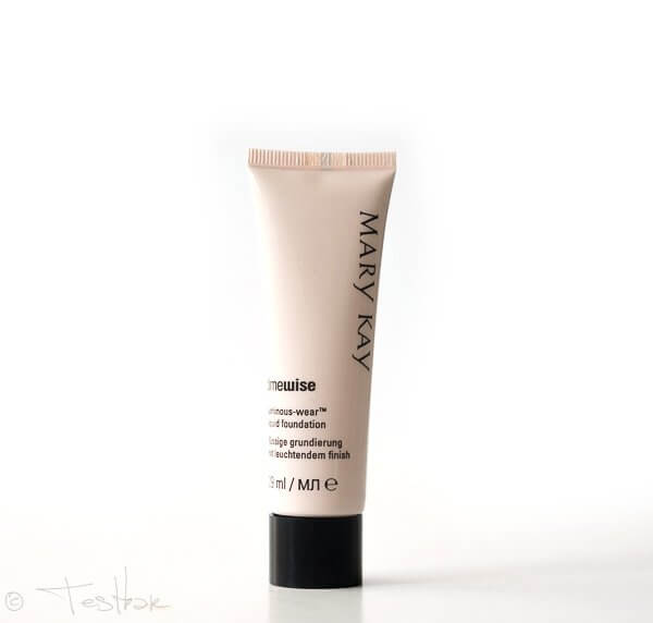 TimeWise Luminous-Wear und Matte-Wear Liquid Foundation von Mary Kay