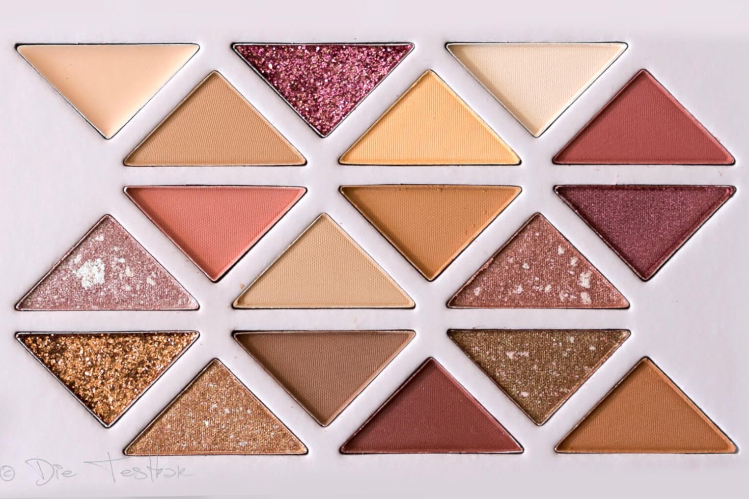 Review - With Pleasure Eyeshadow Palette von Rival de Loop 4