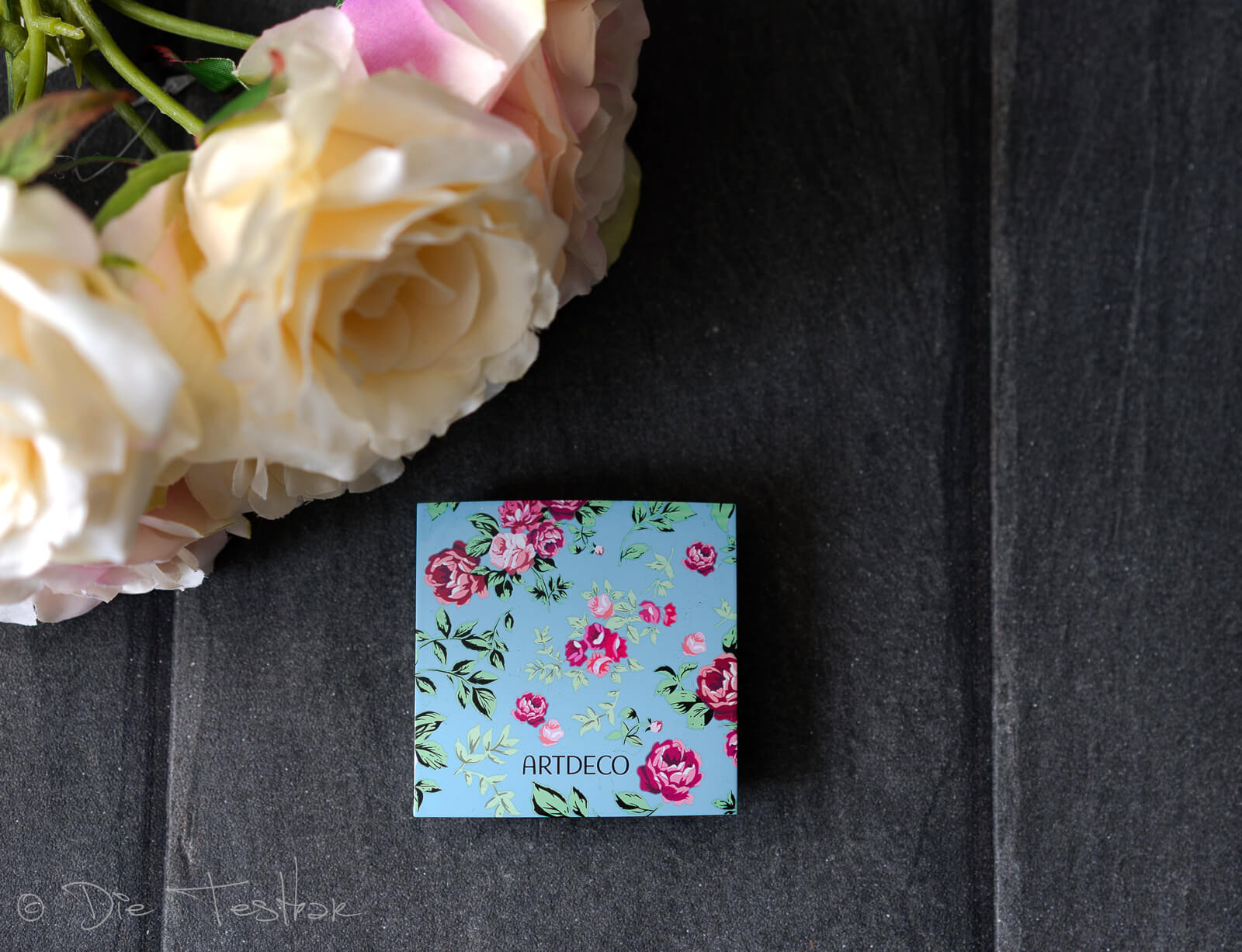 BEAUTY BOX TRIO Magnetbox für 3 Lidschatten im limitierten floralen Design