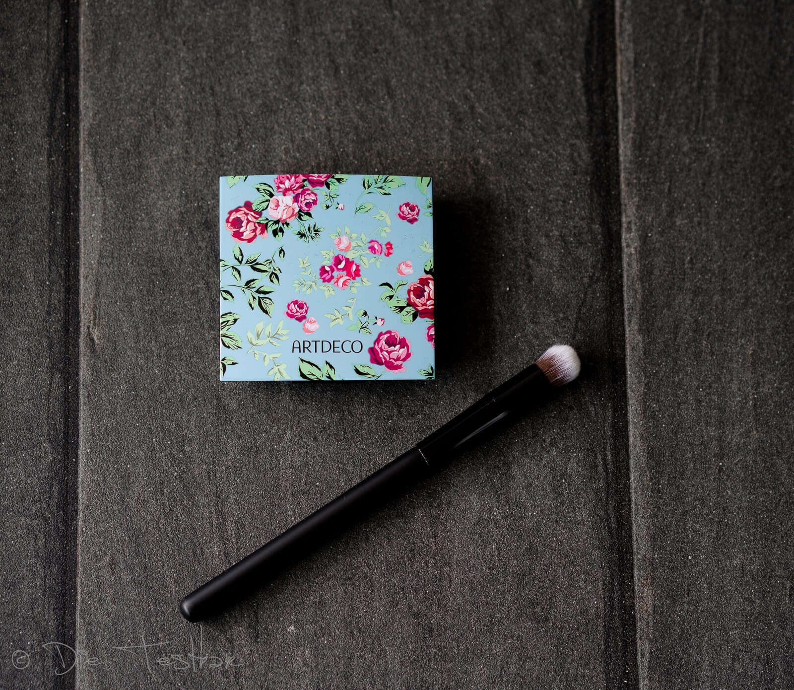 BEAUTY BOX TRIO Magnetbox für 3 Lidschatten im limitierten floralen Design