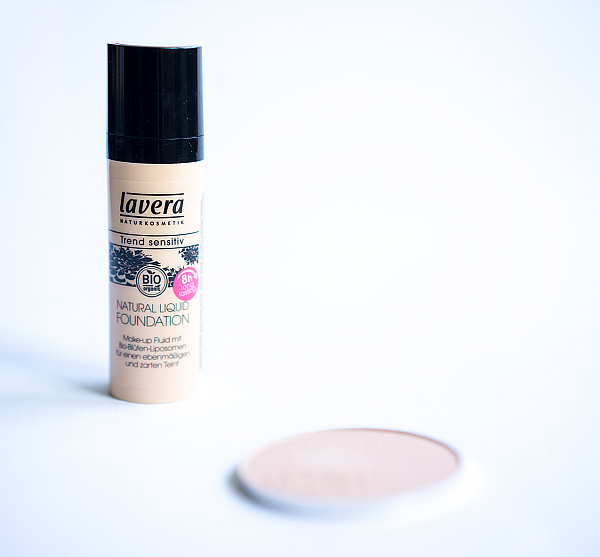 Lavera Naturkosmetik - Trend sensitiv Natural Liquid Foundation