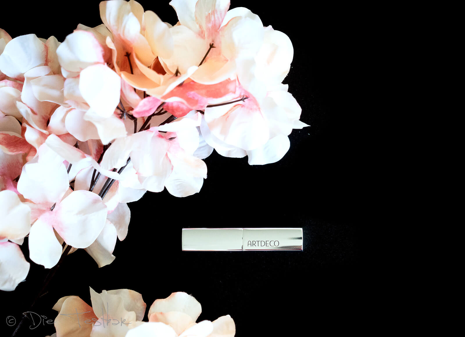 Cosmic Glam – die neue Glamour-Kollektion von ARTDECO 17 Cosmic Glam – die neue Glamour-Kollektion von ARTDECO 16