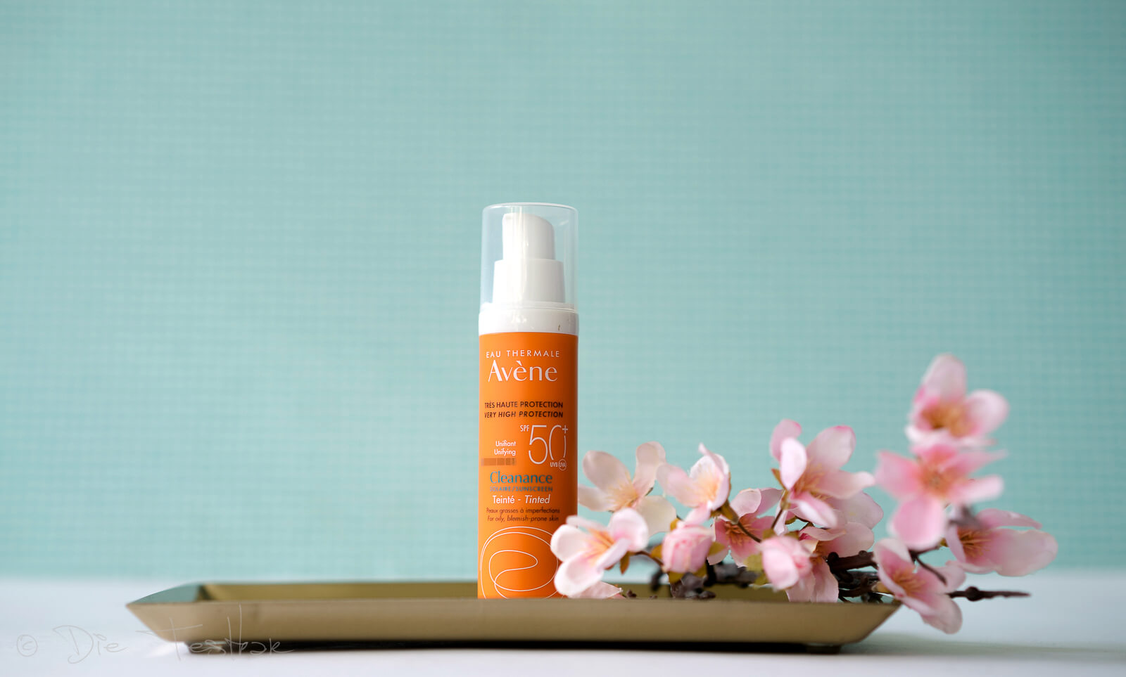 GETÖNTES SONNENFLUID SPF 50+ von Avène