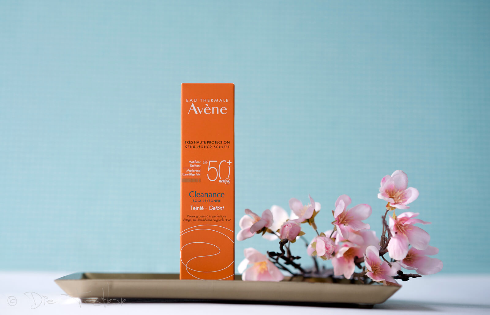 GETÖNTES SONNENFLUID SPF 50+ von Avène