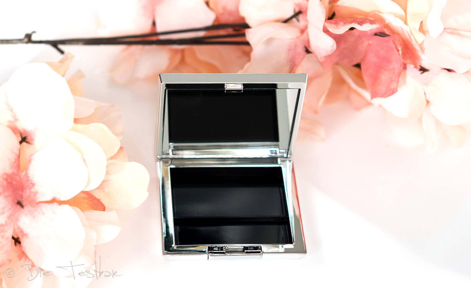 Cosmic Glam – die neue Glamour-Kollektion von ARTDECO 36 Cosmic Glam – die neue Glamour-Kollektion von ARTDECO 33