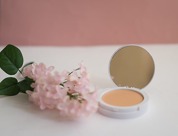  Some kind-a gorgeous Foundation Faker Benefit Cosmetics