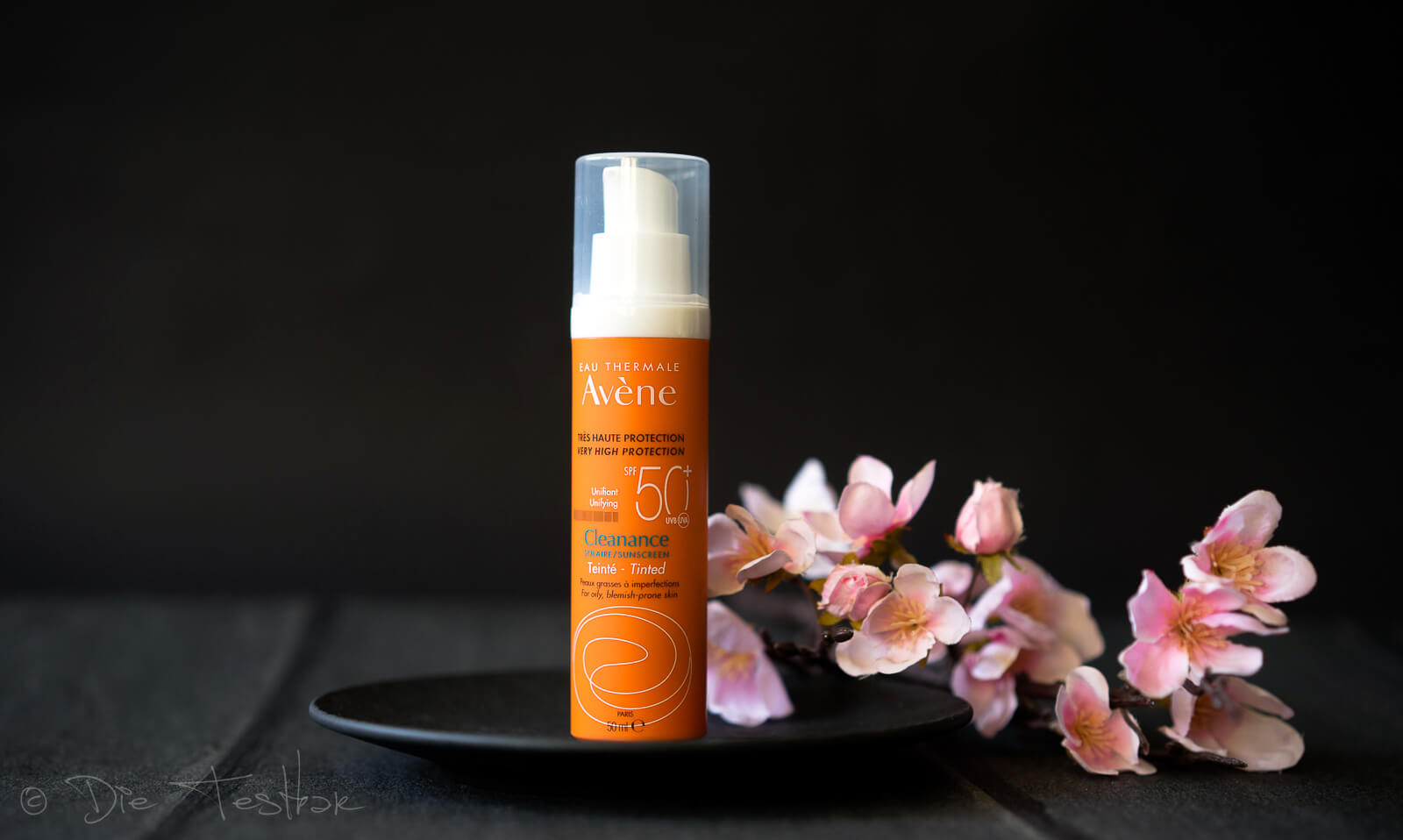 GETÖNTES SONNENFLUID SPF 50+ von Avène