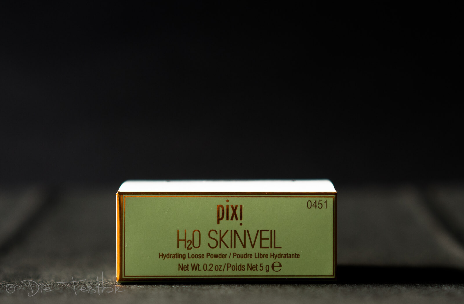 H2O Skinveil Hydrating Loose Powder vo Pixi