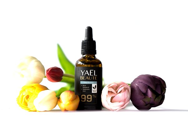 Vitamin C & Hyaluron Serum von Yael Beauté