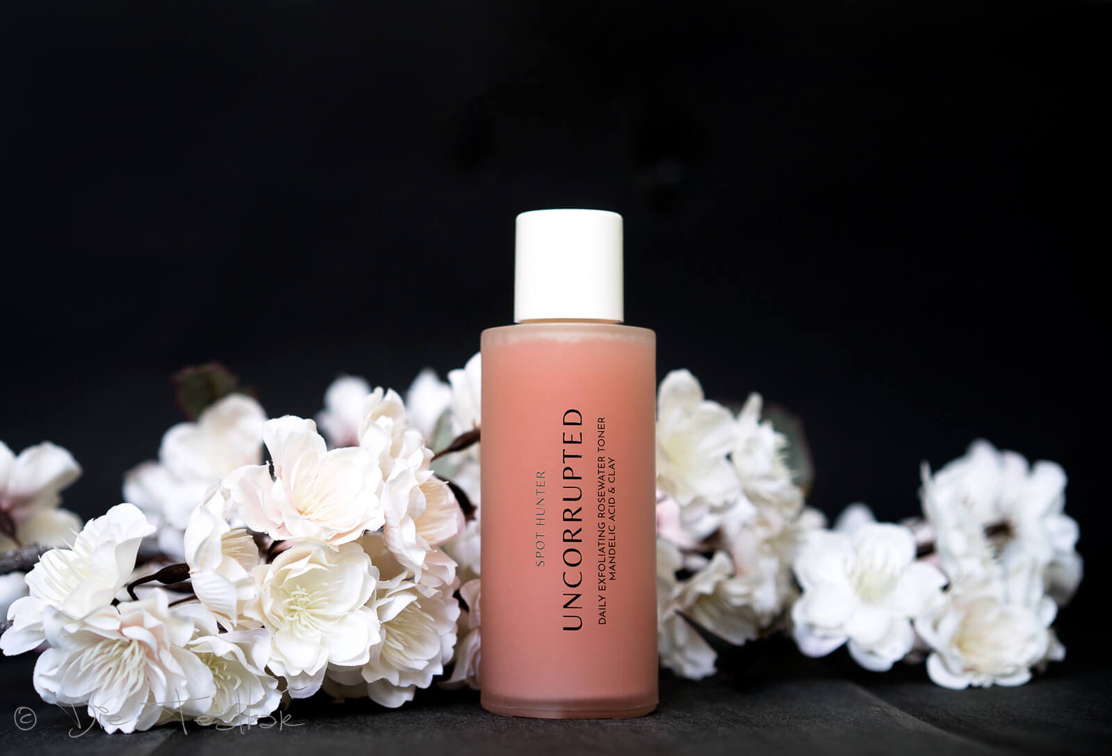 DAILY EXFOLIATING ROSEWATER TONER MANDELIC ACID & CLAY von Uncorrupted Beauty