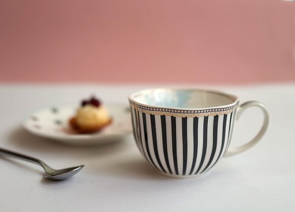  "Toile" Tee- oder Kaffeetasse Lisbeth Dahl