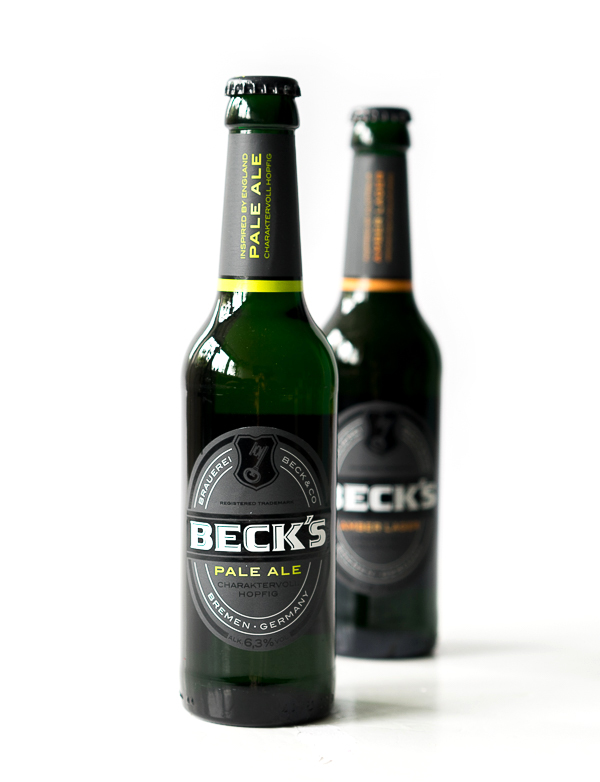 Das Beck´s Amber Lager ist eines von vier Produkten der „Taste The World“ Reihe und wurde von der Sonne und dem Lebensgefühl Australiens inspiriert. Der Sonnenuntergang über dem Outback Australiens erstrahlt in unzähligen warmen Rottönen, die sich im bernsteinfarbenen Beck´s Amber Lager wiederfinden. Der Saphir Hopfen gibt dem Bier nicht nur seinen warmen und ausgeglichenen Geschmack, sondern auch seine aromatische Note. Die Leichtigkeit des australischen Lebensgefühls kann man sich mit dem Beck´s Amber Lager überall schaffen und genießen. Mit einem Alkoholgehalt von 5,7%Vol ist es ein mildes, ausgeglichenes Bier der „Taste The World“ Reihe. Erhältlich im Einzelhandel u.a. bei Rewe, Edeka und real. Du möchtest mehr über neue Beck´s Produkte, sowie Aktionen und Gewinnspiele erfahren? - Dann melde dich HIER für den Beck´s Newsletter an: https://www.becks.de/newsletter